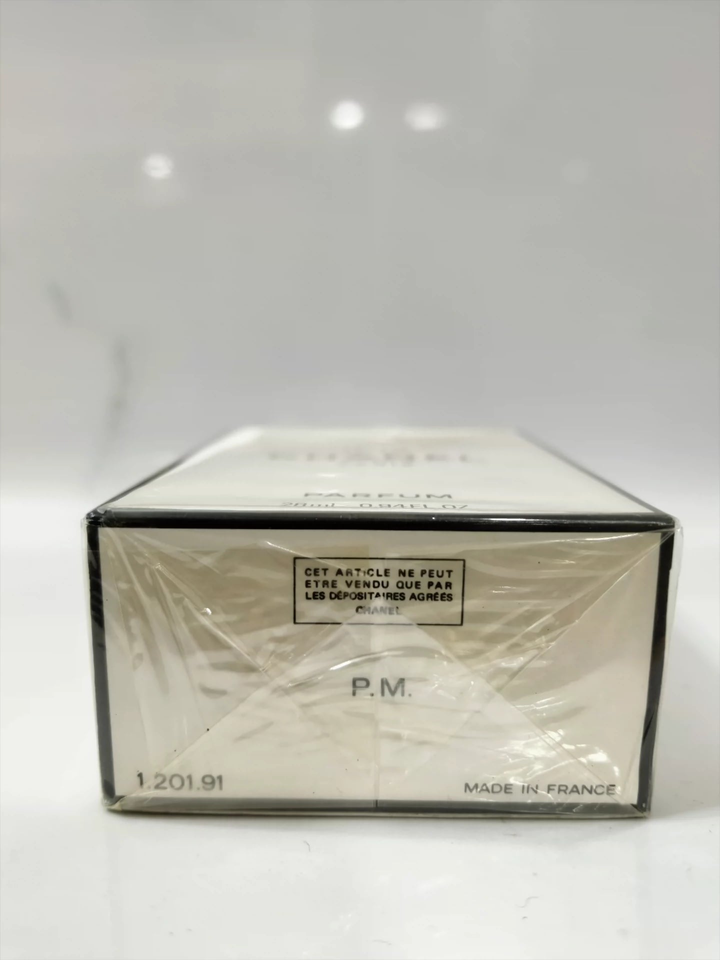 150225-16 Chanel No. 19 28ml 1 oz Parfum Perfume