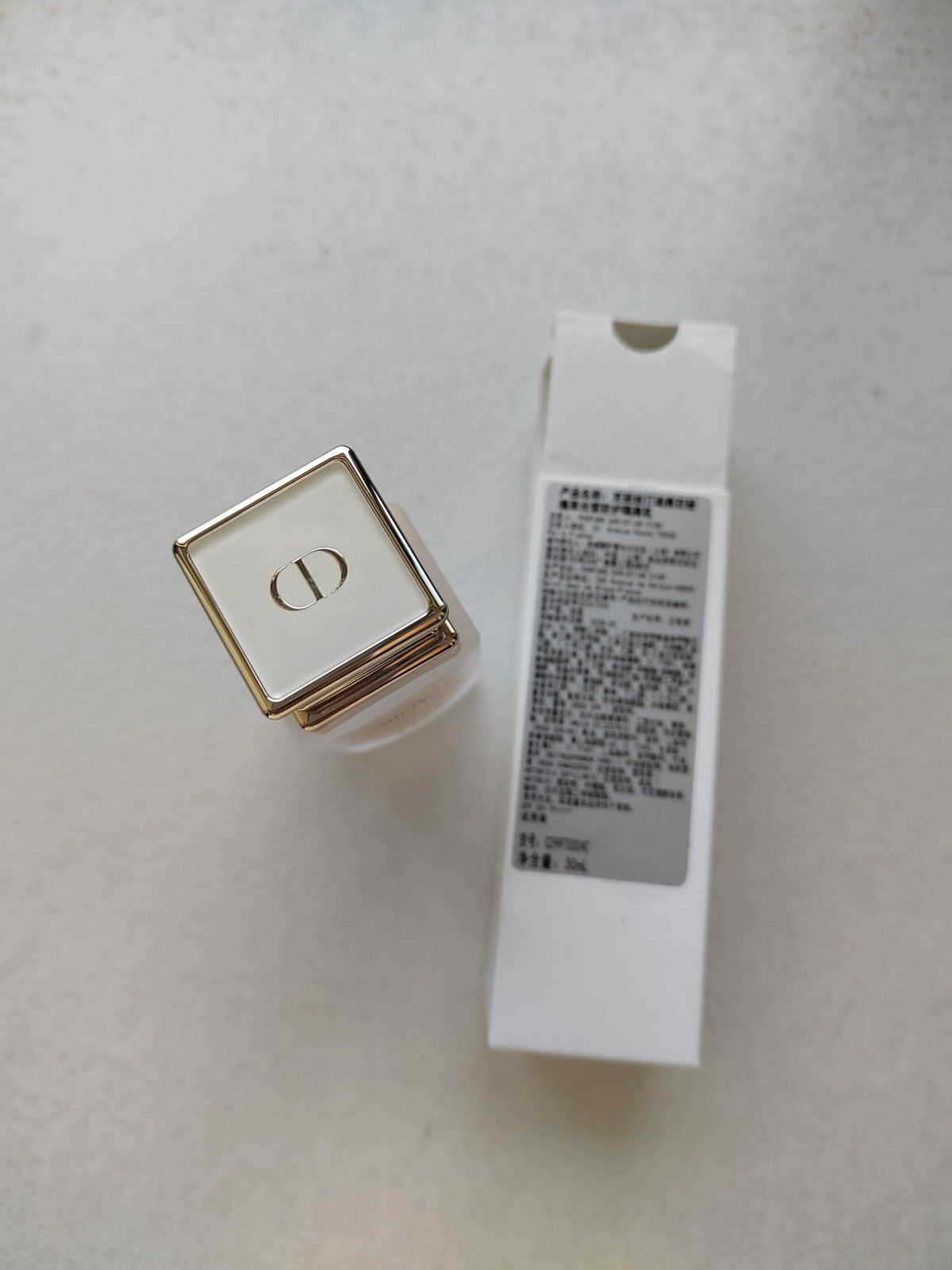 241026A-73 Dior GLOW 28.5 SPF50 30ml 1 oz