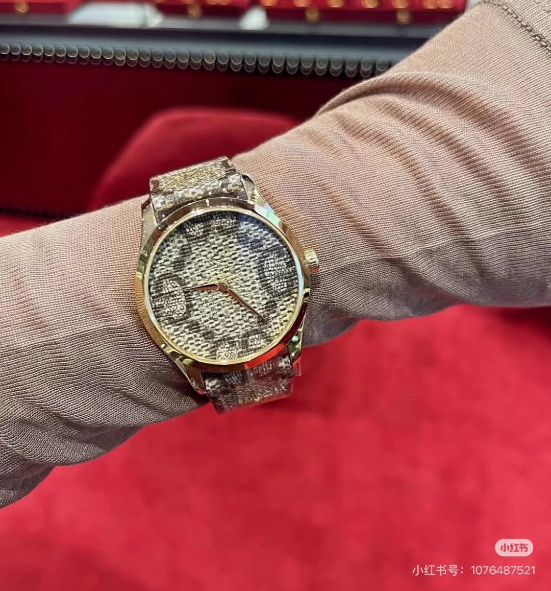 020426-watch-99 Gucci printed bee watch