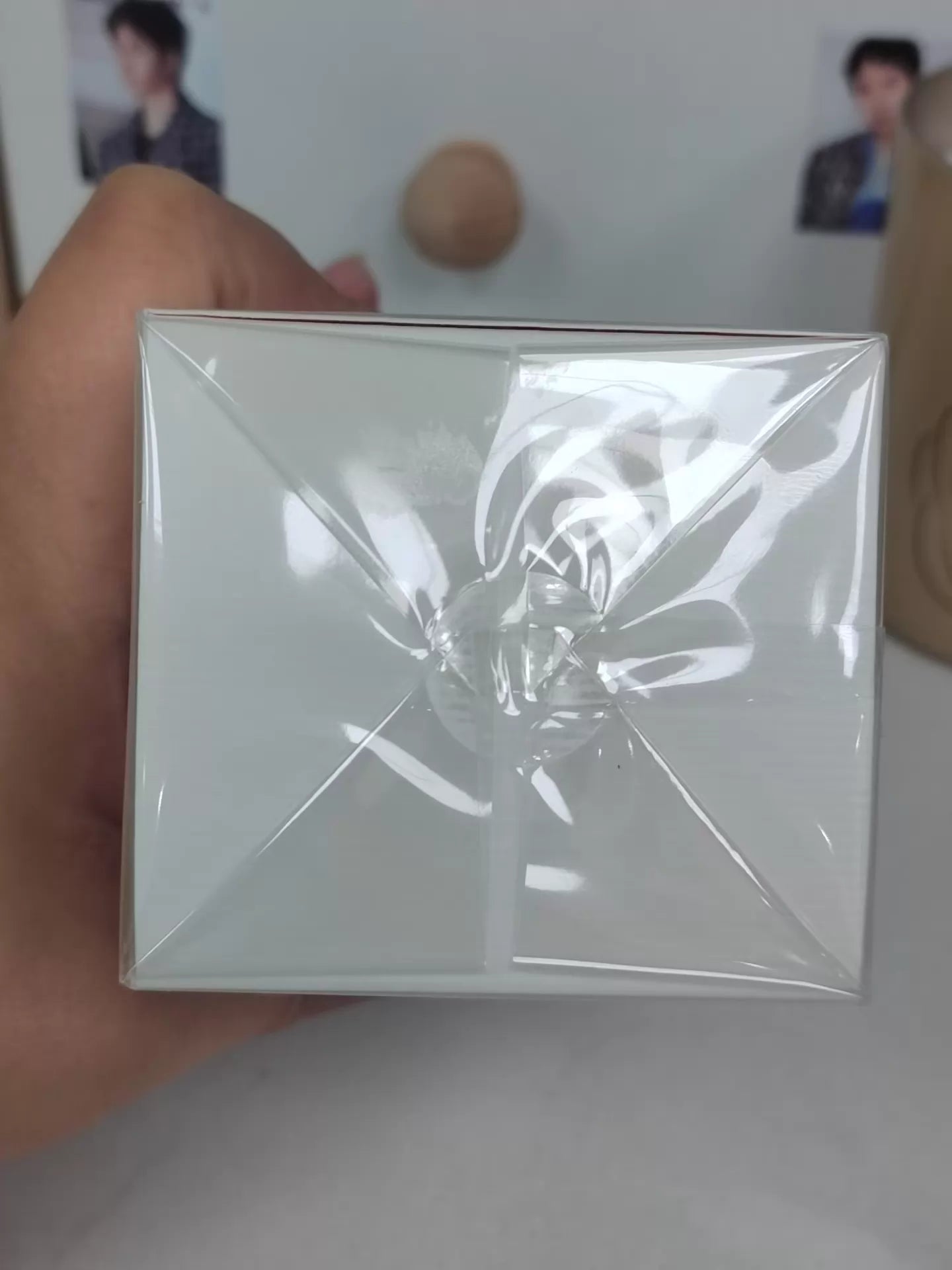 010926-28 Narciso is given EDP 90ml 3 oz