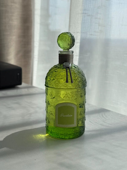 051026-16 Guerlain Bee Pose Bottle Color Bottle Grass Green Liquid EDT 125ML 4.2 oz