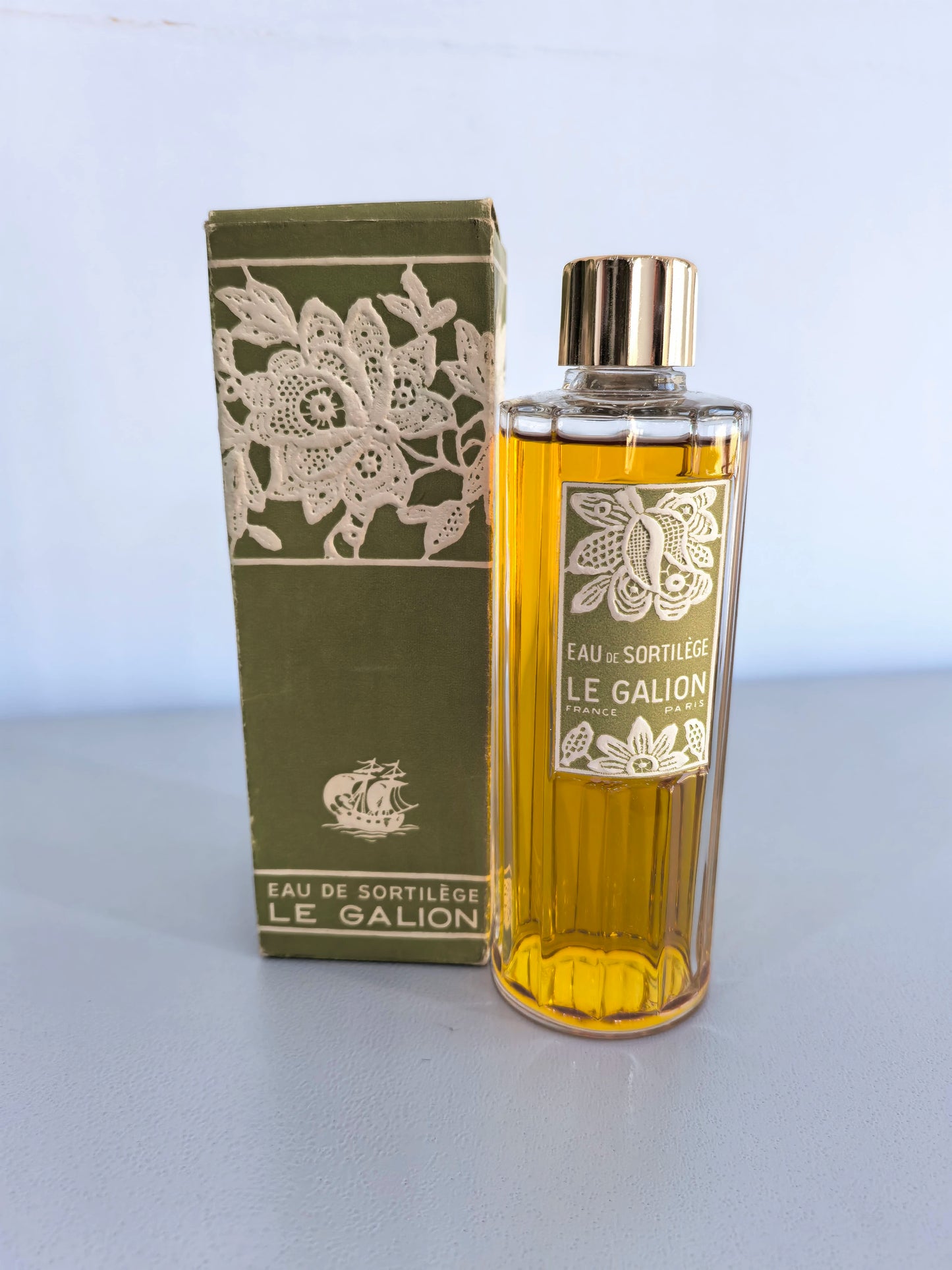 200826-16 Le Galion Sortilège 240ml 8.1 oz