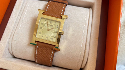 241224-1 Auth Hermes watch golden brown with box