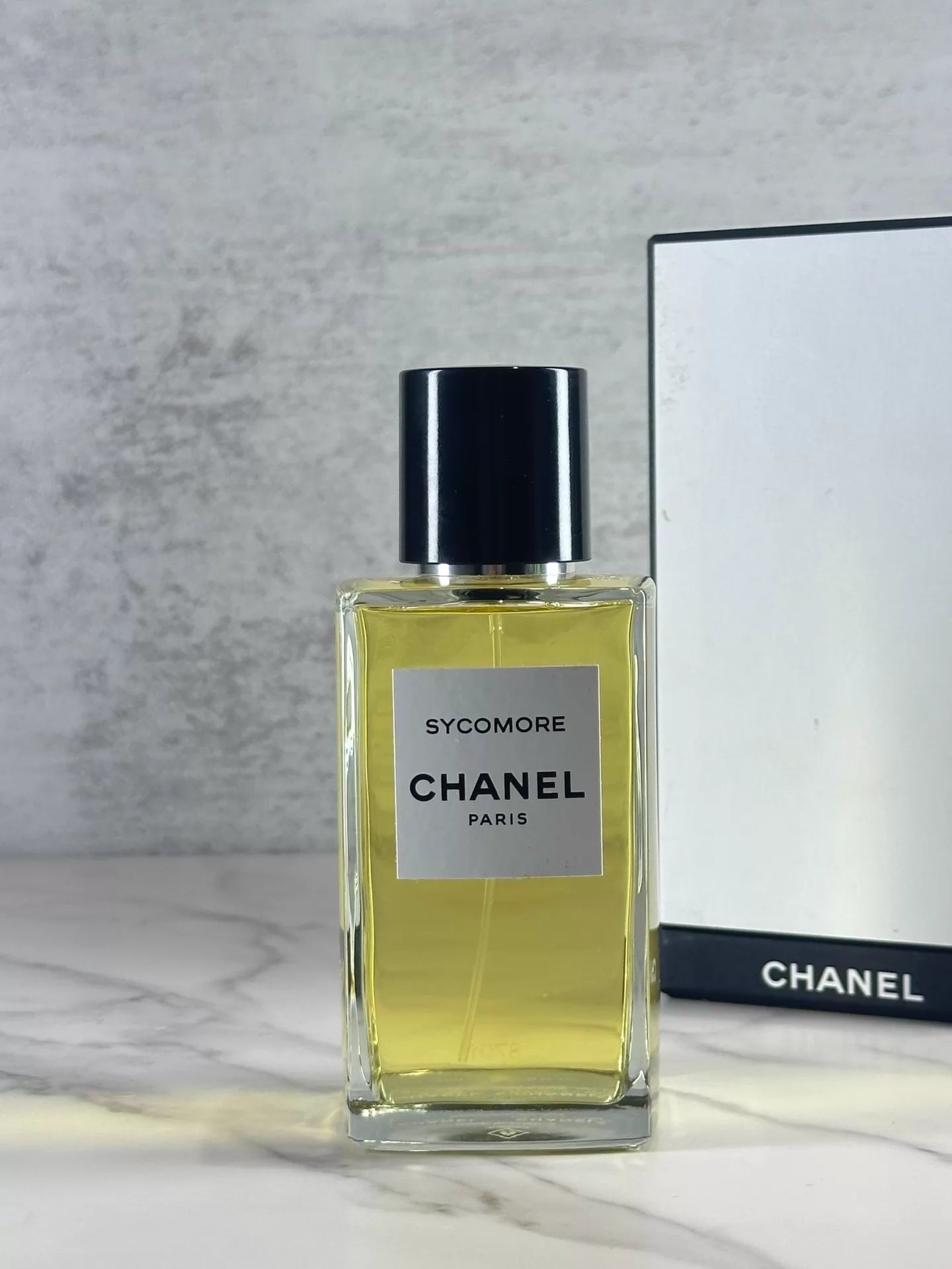 180526-6 Chanel Indus Shadowwood in 200ml 6.8 oz