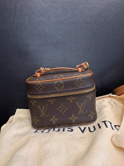 150626-bag-39 Louis Vuitton new LV nice cosmetic box
