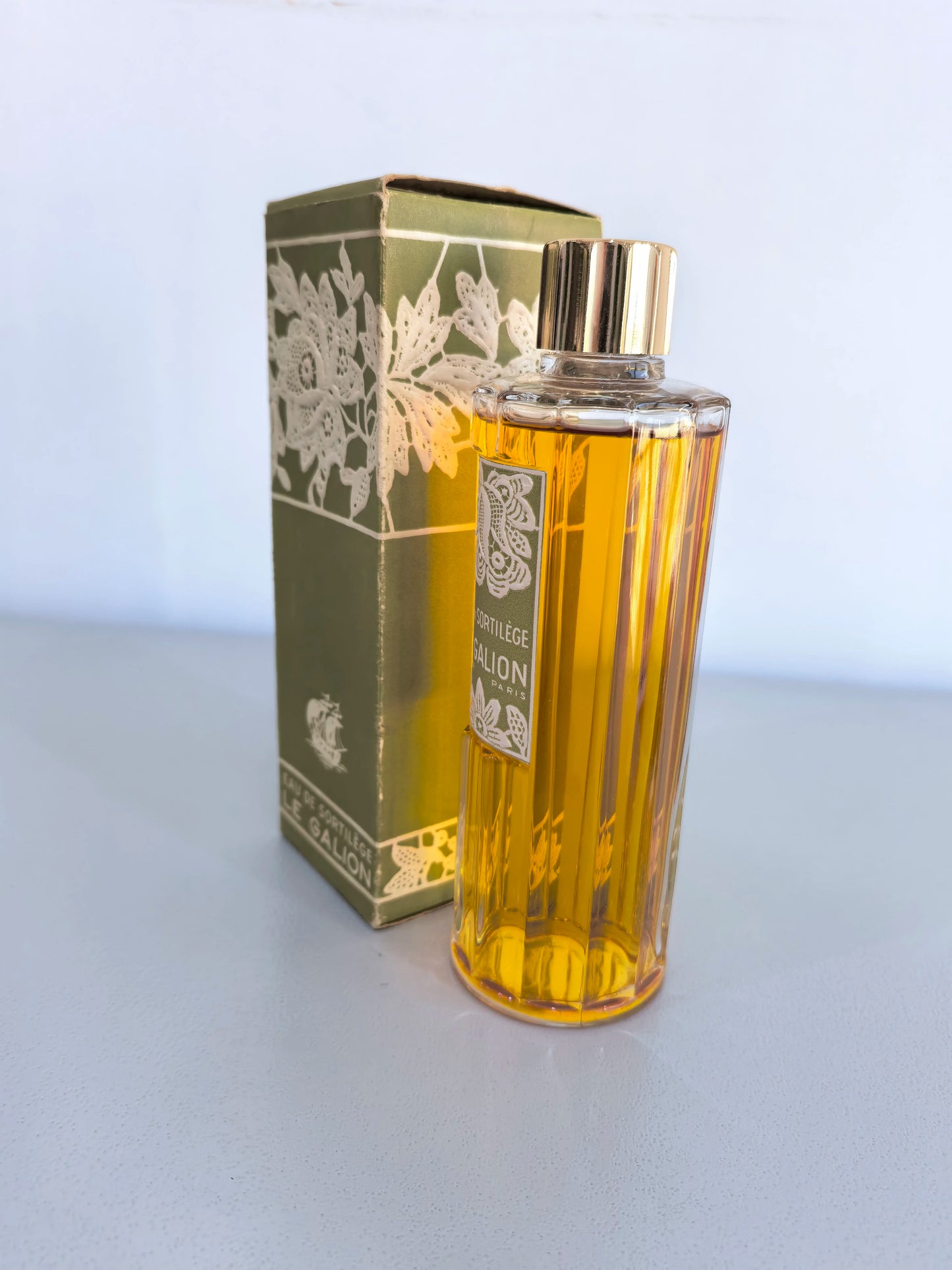 200826-16 Le Galion Sortilège 240ml 8.1 oz