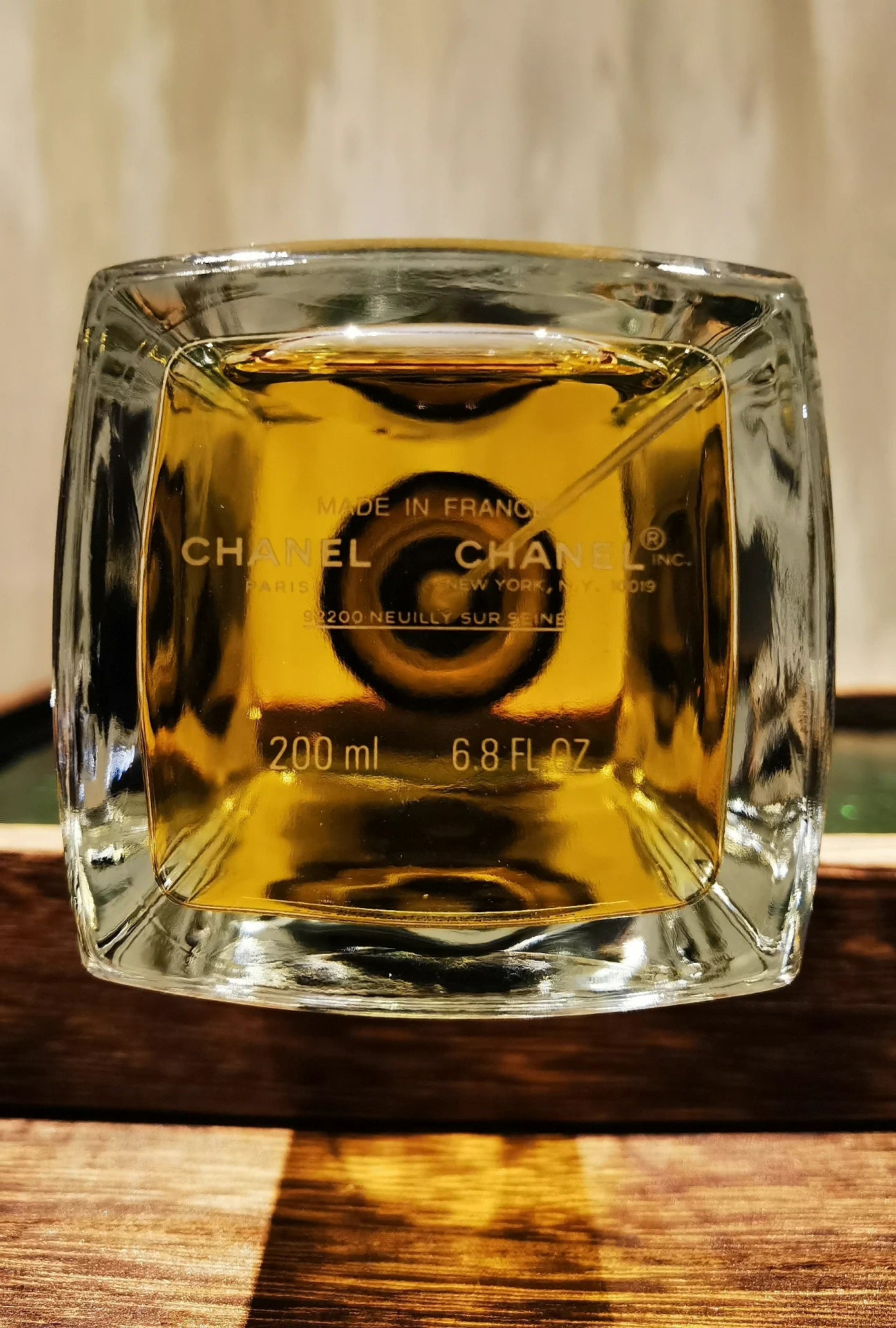 241025-37 Chanel Cuir de Russie Eau de Parfum 200ml 6.8 oz