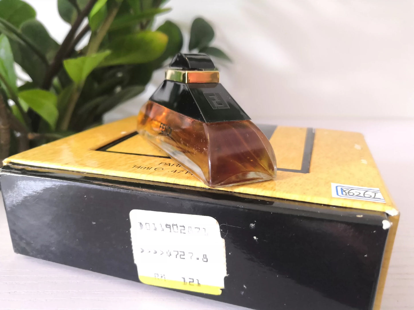 150225-47 Vintage FENDI old formula 14ml 1/2 oz parfum Perfume