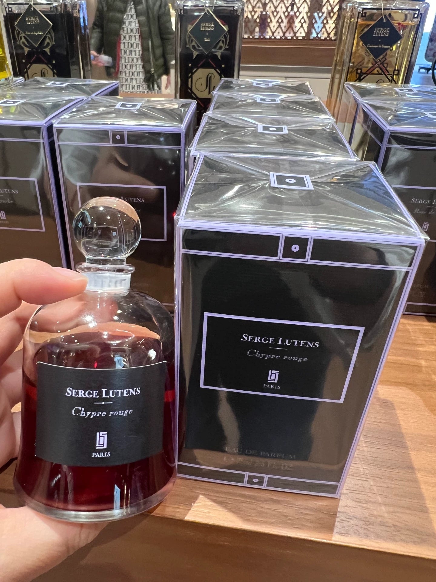 050126-28 Serge Lutens 75ml 2.5oz Eau de Parfum EDP