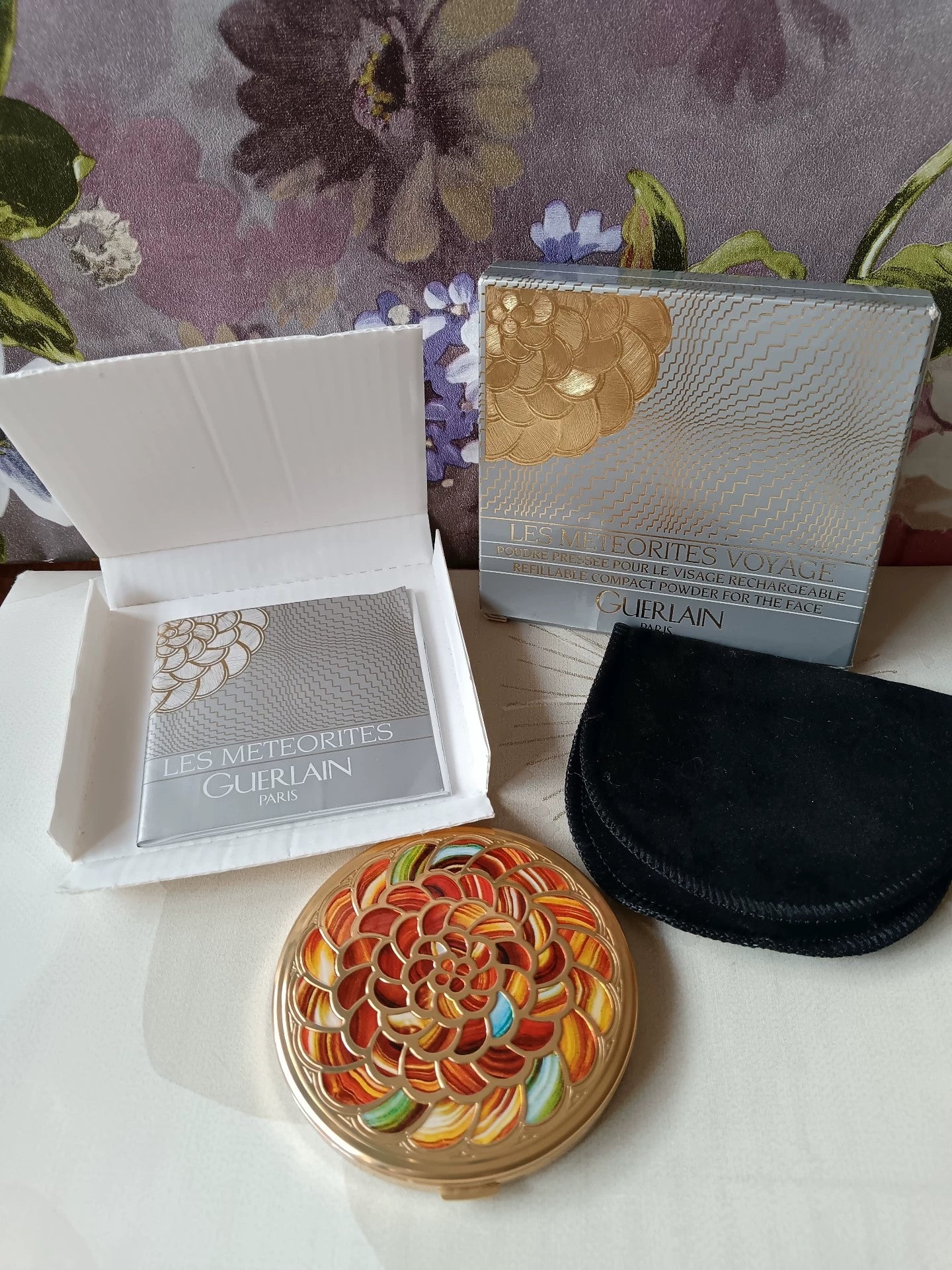 230925-18 Guerlain LES METEORITES VOYAGE POWDER