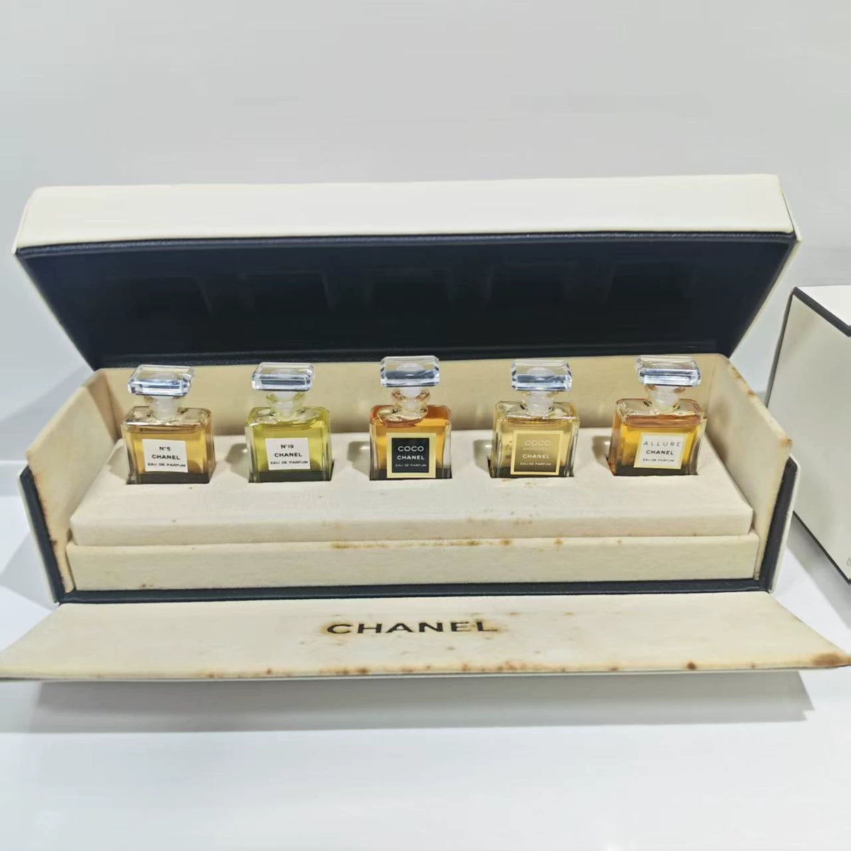 020926-240 Chanel set box bottles Perfume