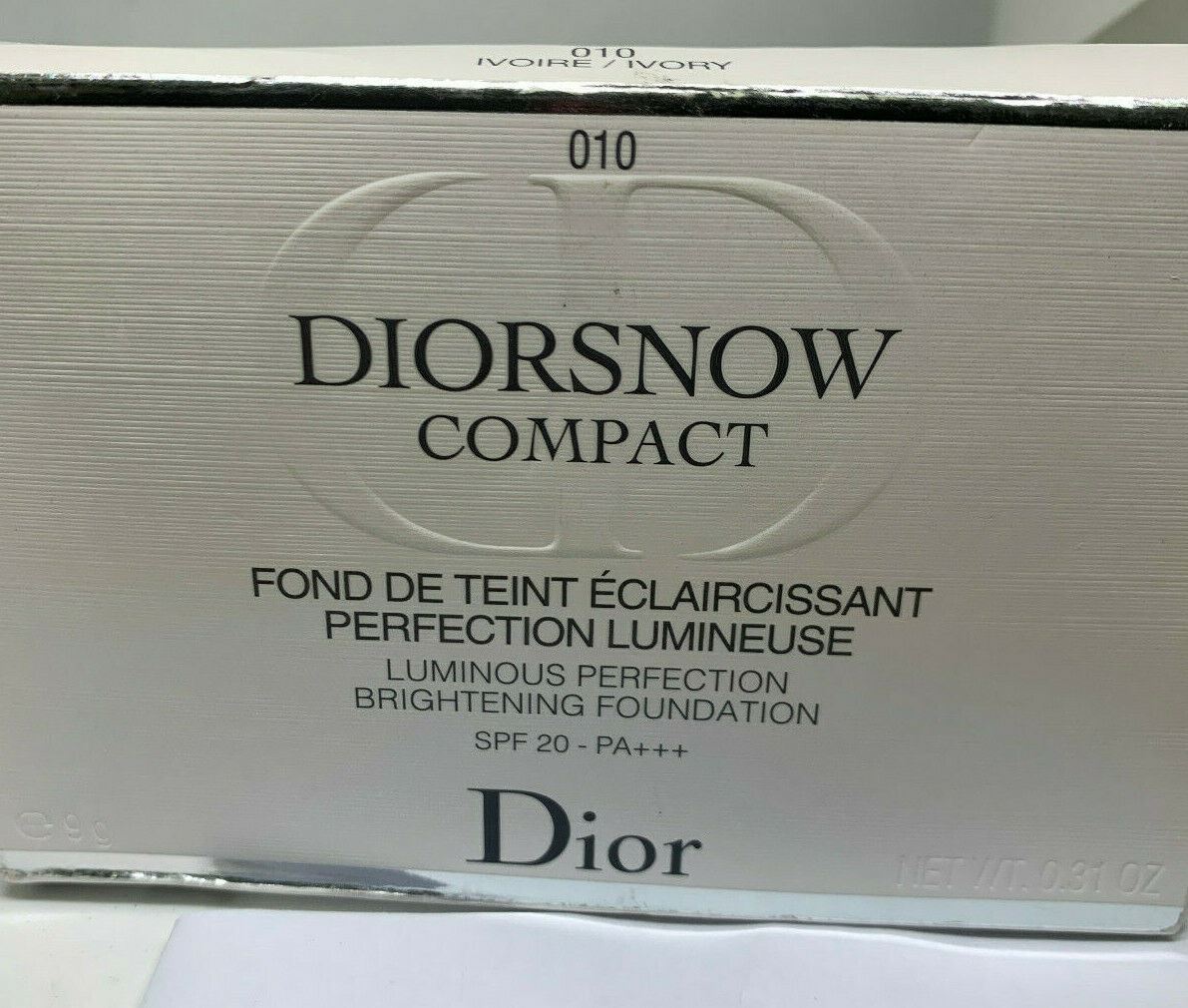 Dior Diorsnow Compact 010 FOND DE TEINT ECLAIRCISSANT FOUNDATION - DEC21