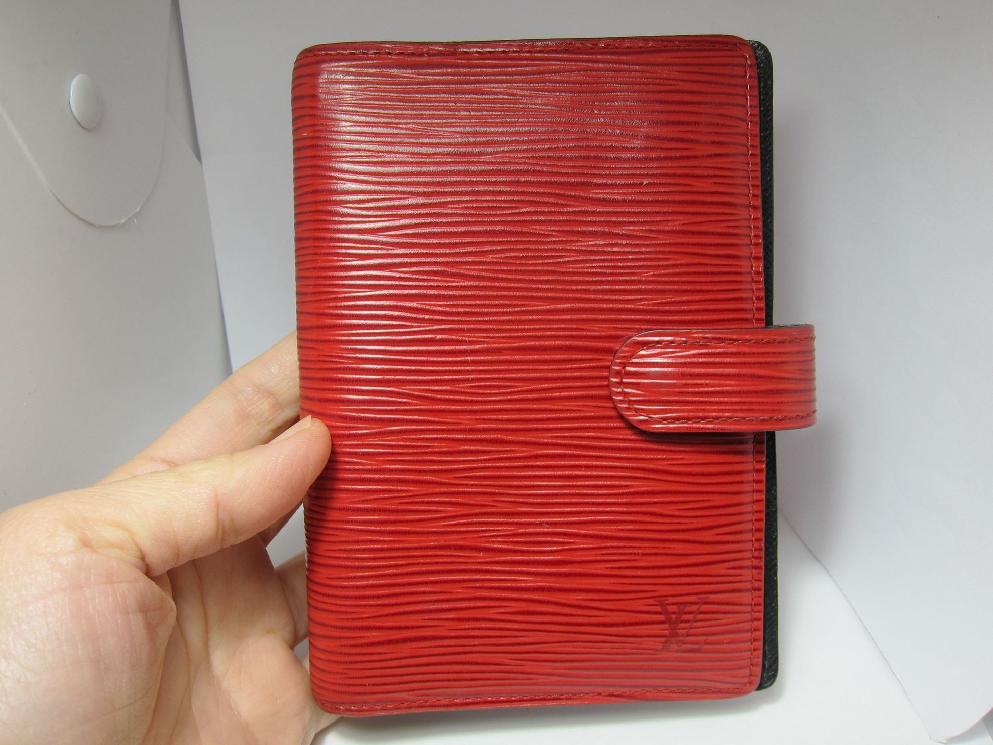 red wallet epi