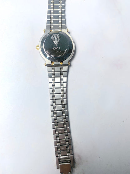 Women Gucci silver tone Quartz  Watch - 240124 E