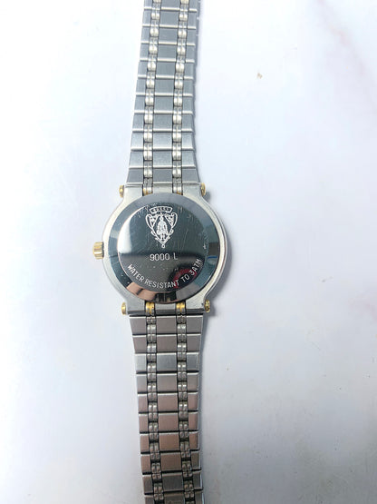 Women Gucci silver tone Quartz  Watch - 240124 E