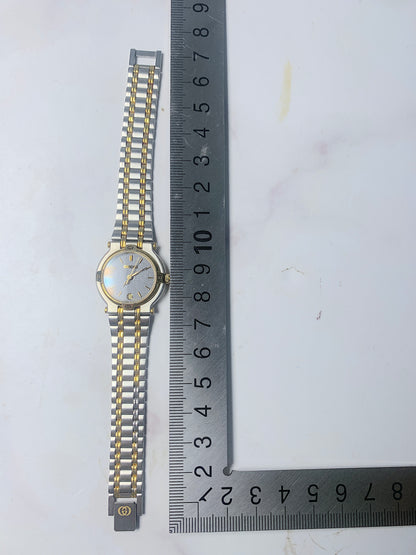 Women Gucci silver tone Quartz  Watch - 240124 E