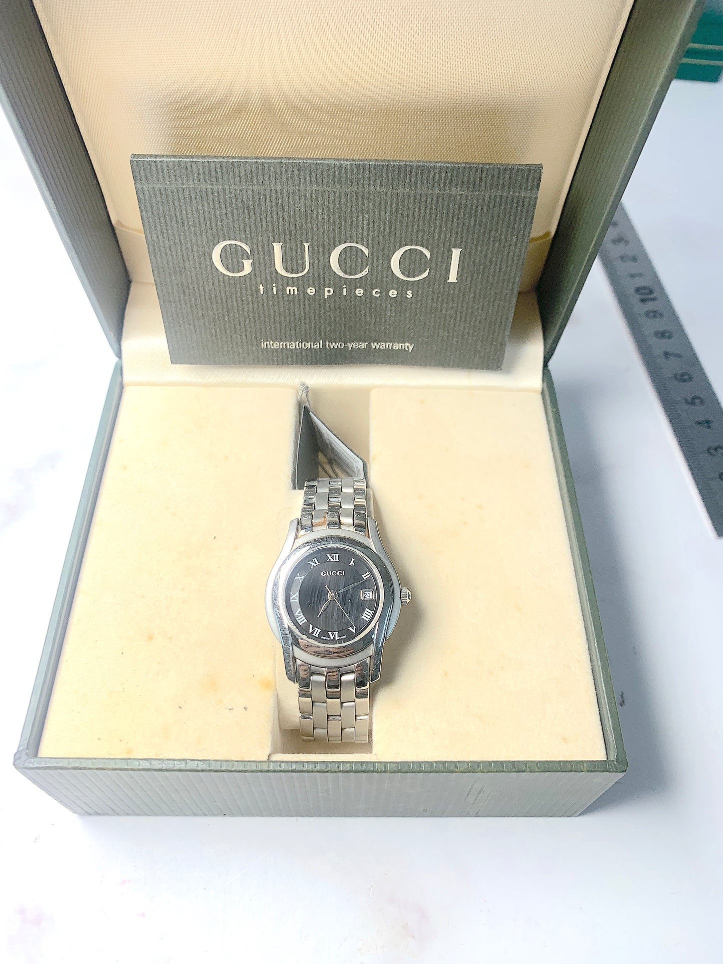 Women Gucci silver tone Quartz  Watch - 240124 F