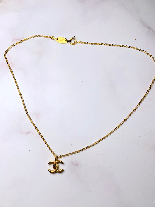 Rare vintage Chanel  Gold tone necklace CC  - 060224