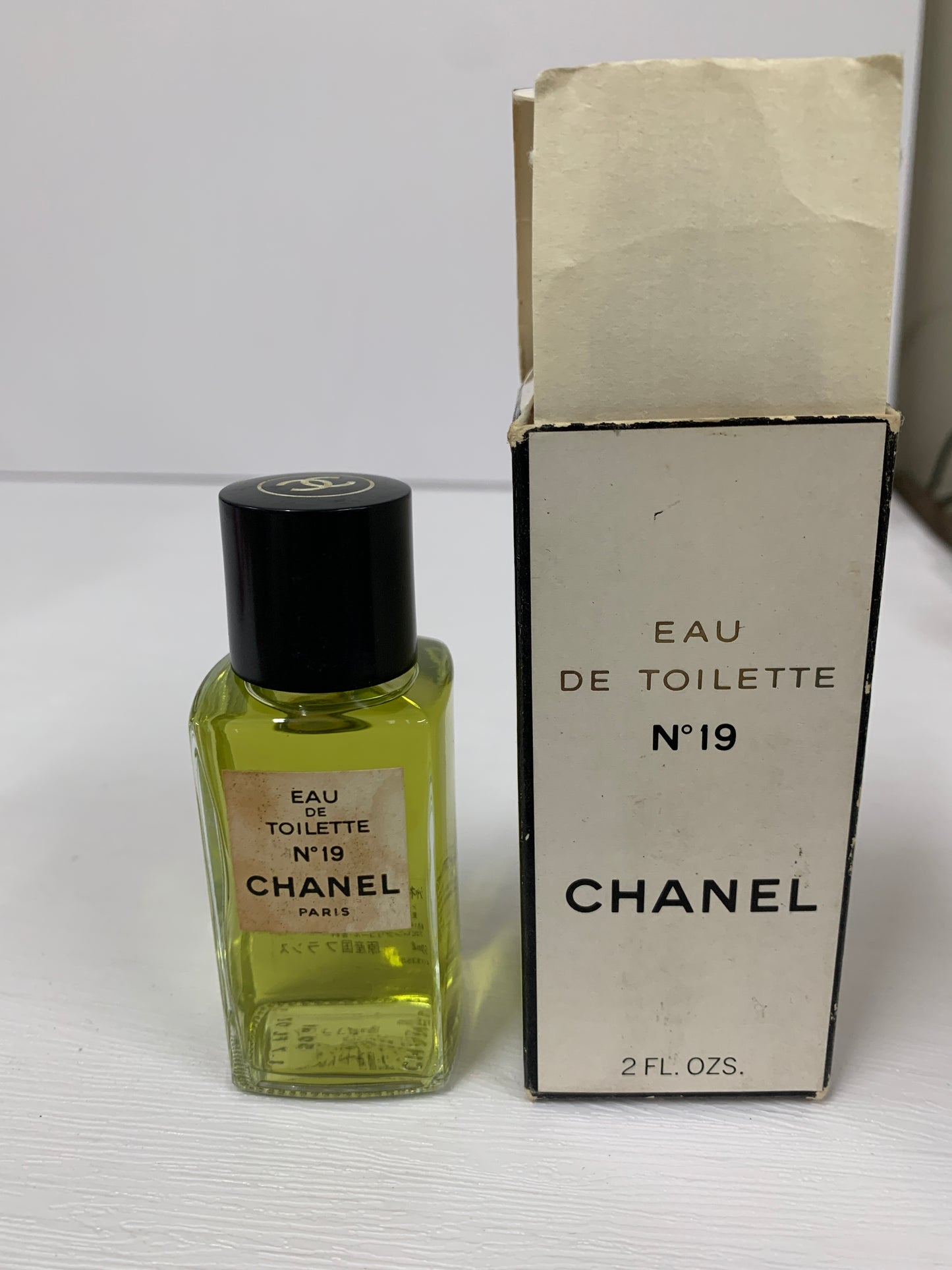 Chanel No. 19 Eau de Toilette 60ml 2 oz EDT - 8APR