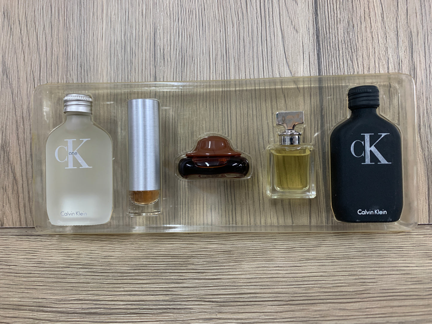 CK Calvin Klein 3 香水 1.38 盎司 41.2 毫升套裝香水淡香水 - 17MAYck,calvin klein,parfum,perfume,edt