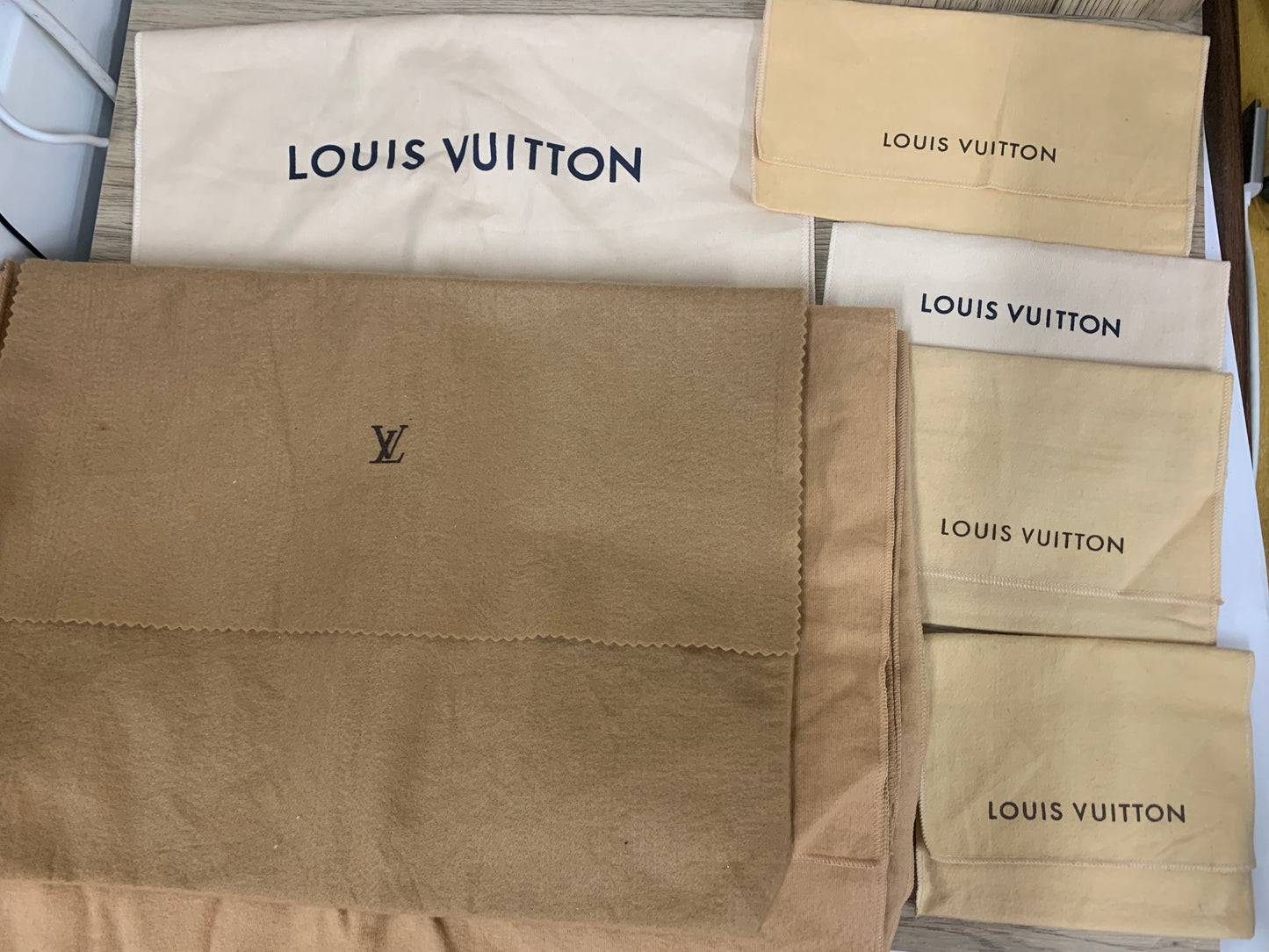 正品米色 LOUIS VUITTON 鞋靴包錢包錢包防塵袋套 LV 手提包禮品防塵袋