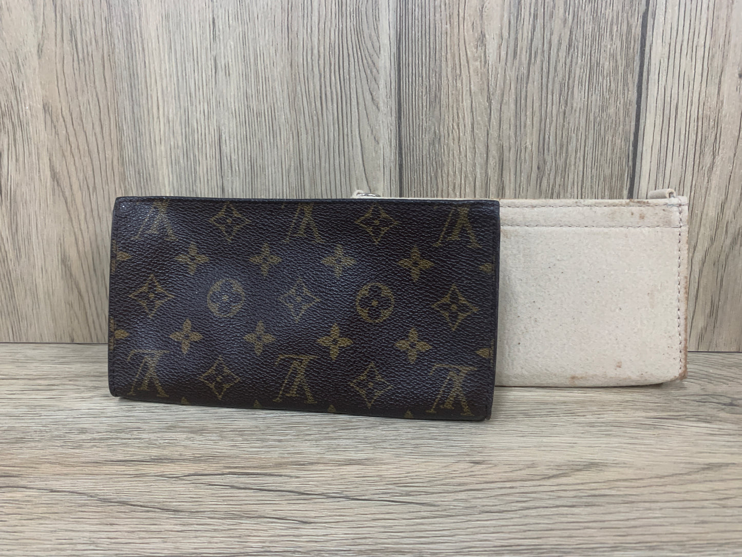 Louis Vuitton LV Authentic Louis Vuitton LV wallet bag cosmetic bag with insert Organizer - 7-JUN-2
