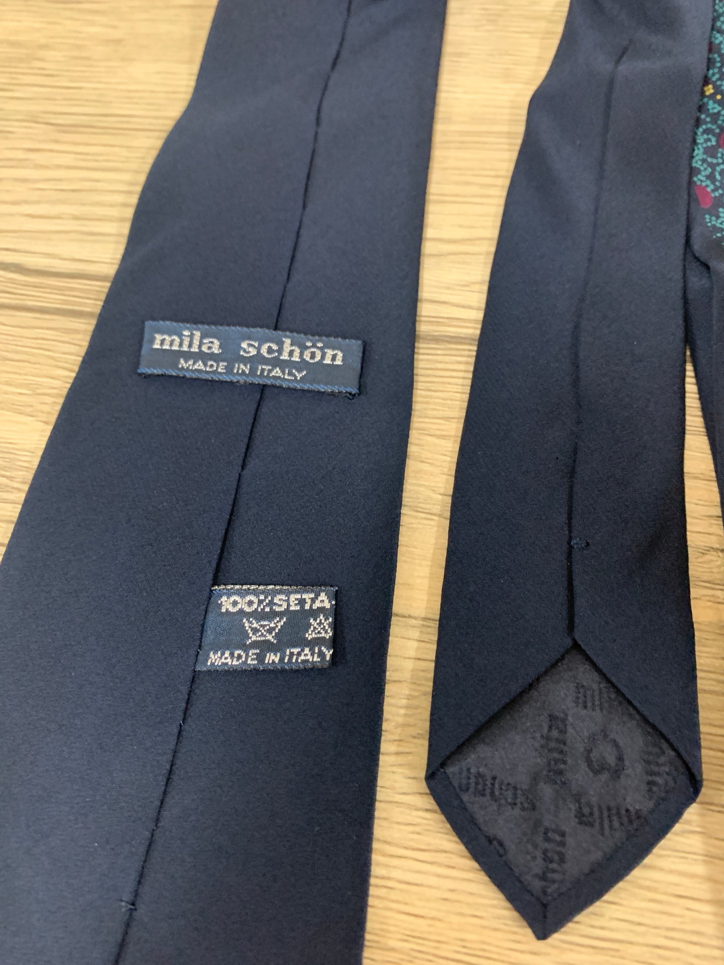 Mila Schon Navy tie