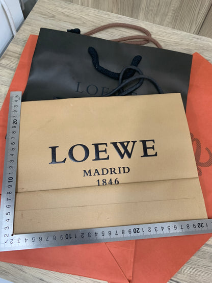 正品 Loewe 紙袋 x 4 套裝禮品手袋錢包化妝品