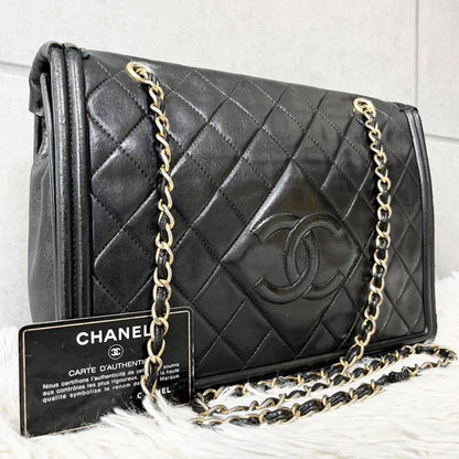 Chanel handbag bag black chain good condition