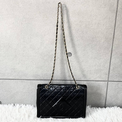 Chanel handbag bag black chain good condition