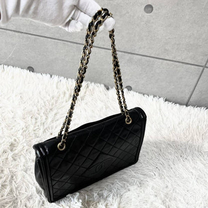 Chanel handbag bag black chain good condition