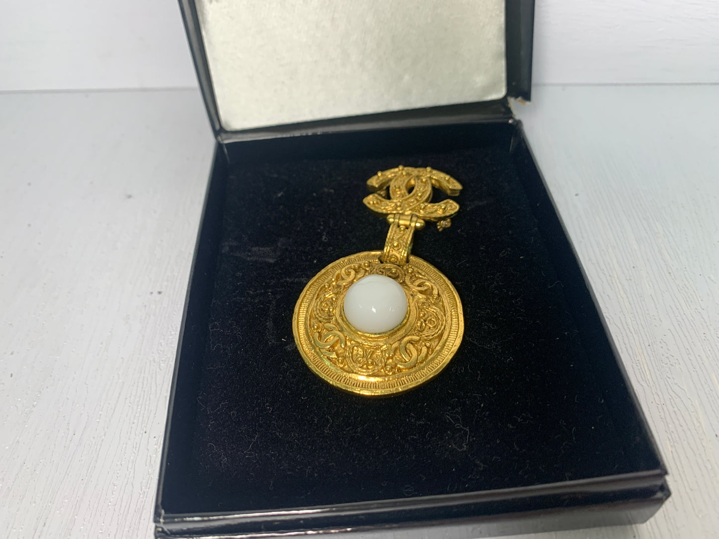 Rare vintage Chanel Coco Mark Pearl Brooch 94A Gold HW