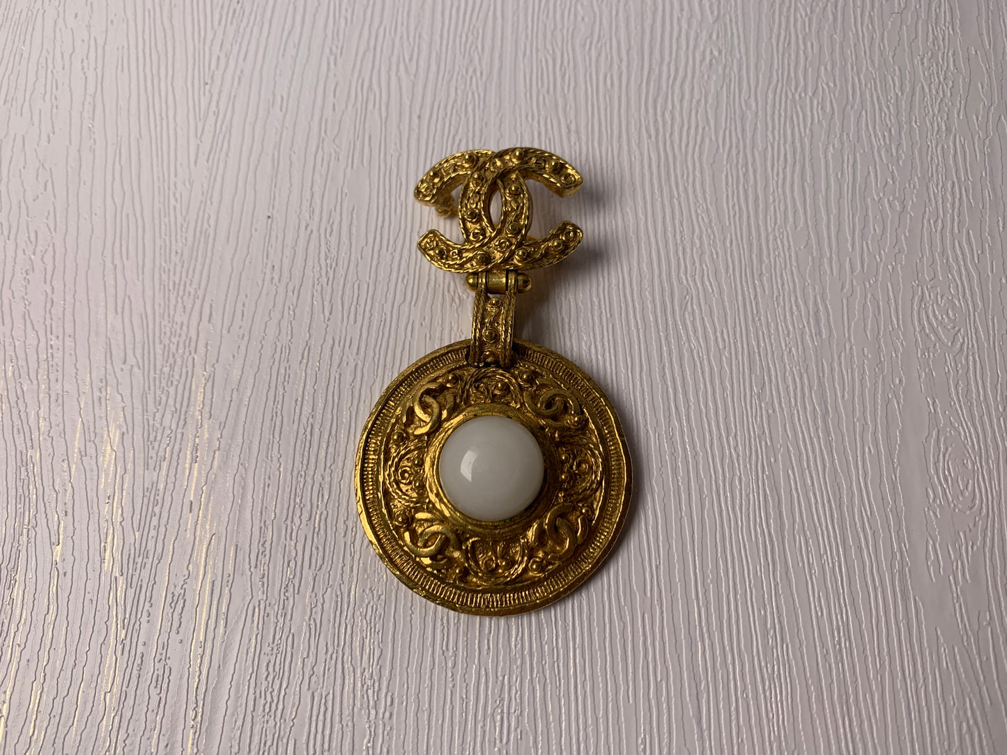 Rare vintage Chanel Coco Mark Pearl Brooch 94A Gold HW