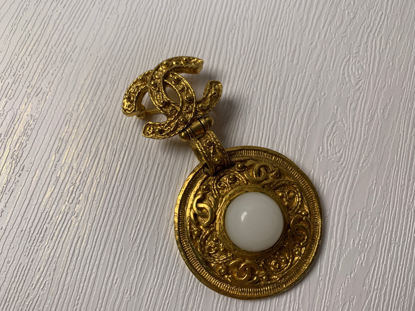 Rare vintage Chanel Coco Mark Pearl Brooch 94A Gold HW