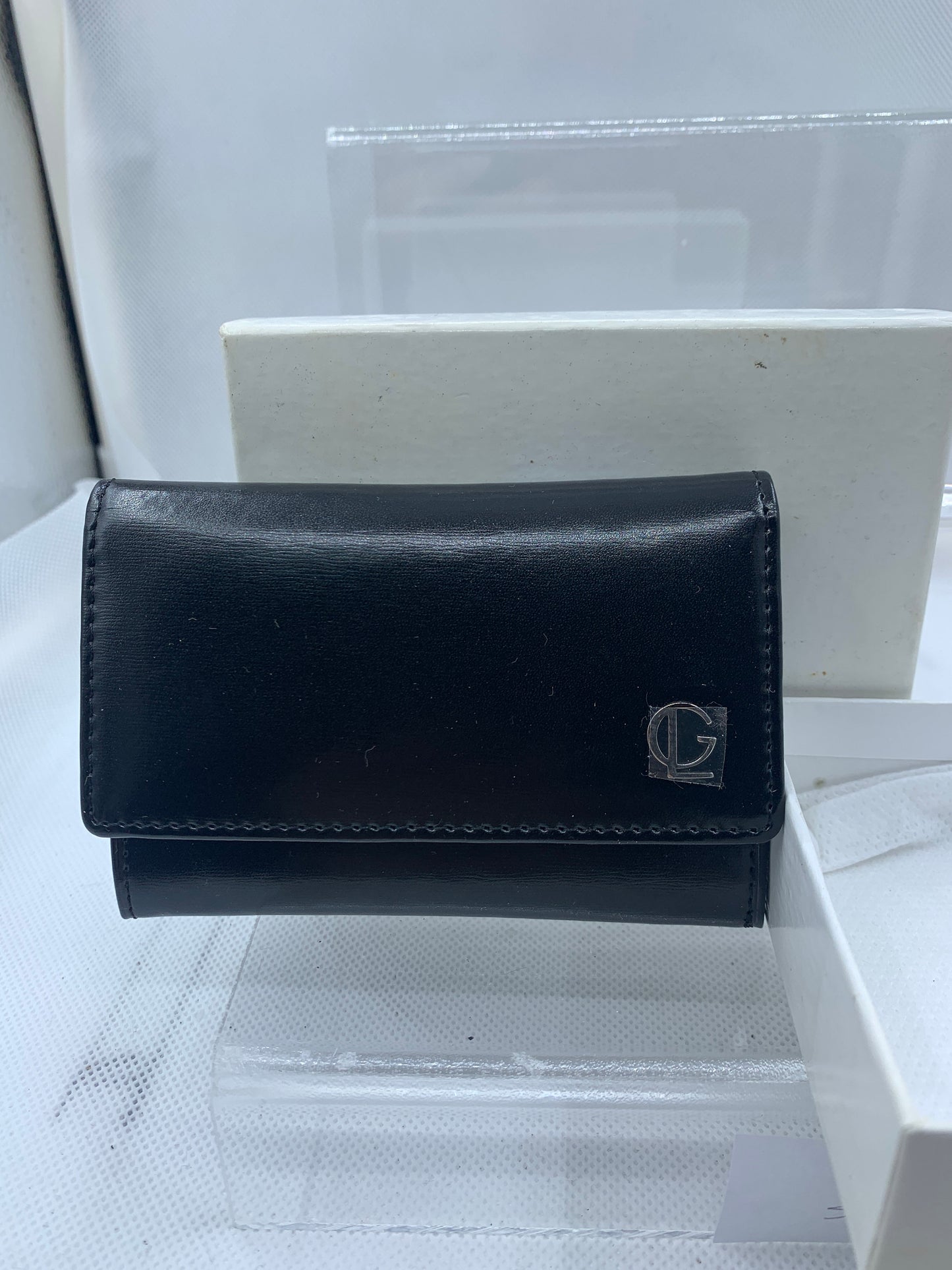 Guy Laroche wallet coins bag black 4" x 3"