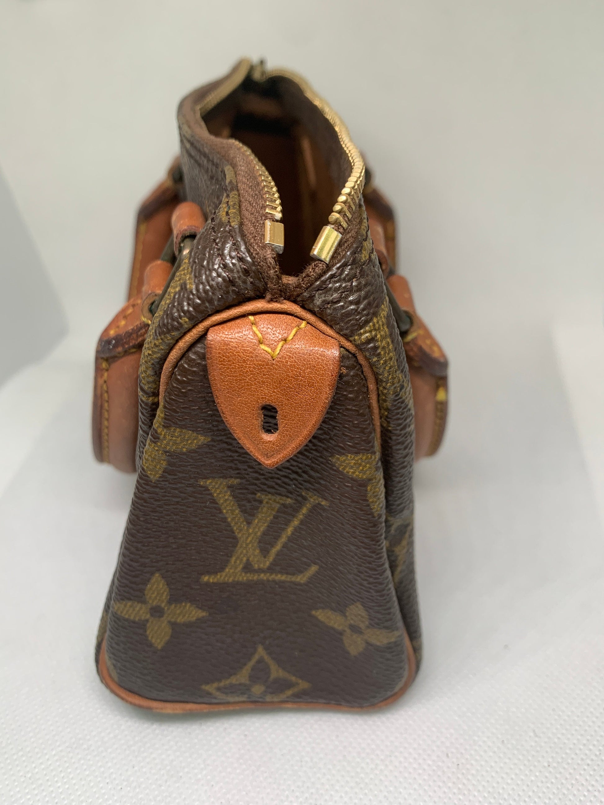 Louis Vuitton, Bags, Louis Vuitton Authentic Speedy 3 Bag