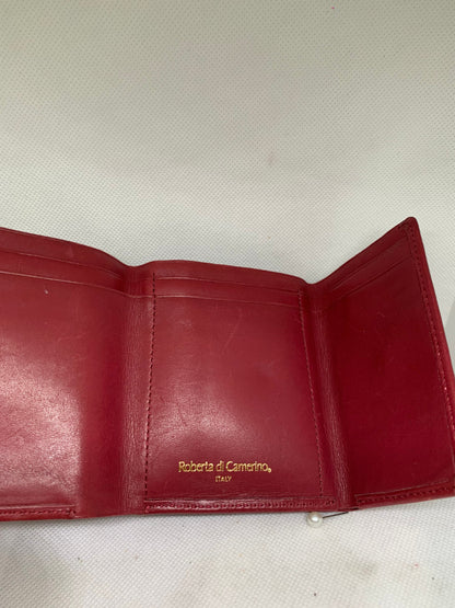 Roberta Di Cameron  red wallet 10w x 10H x 21cm ( BBW 71 May 2022)