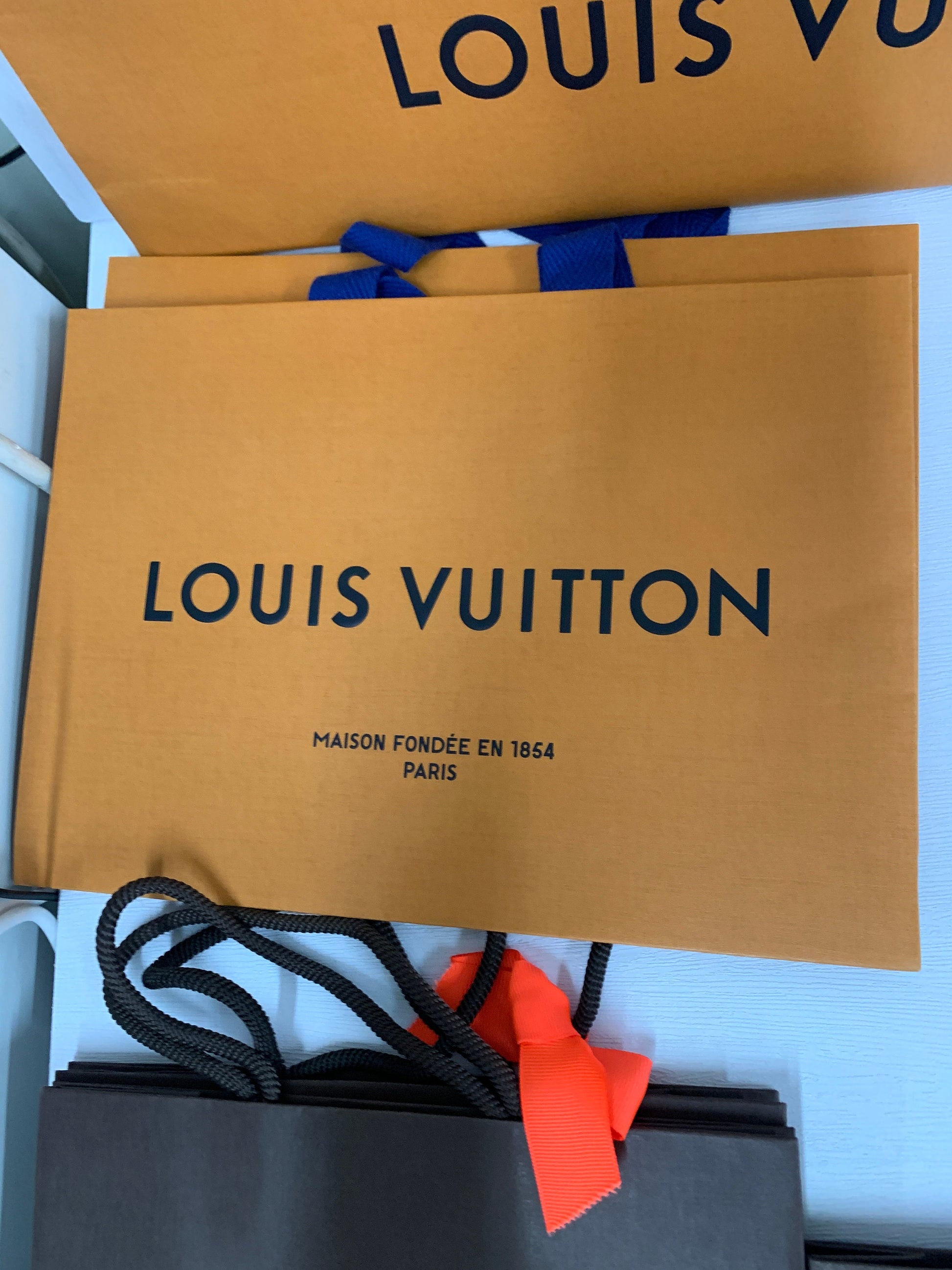 Authentic Louis Vuitton Vintage Paper Box Preowned Good Conditions Lar –  Trendy Ground