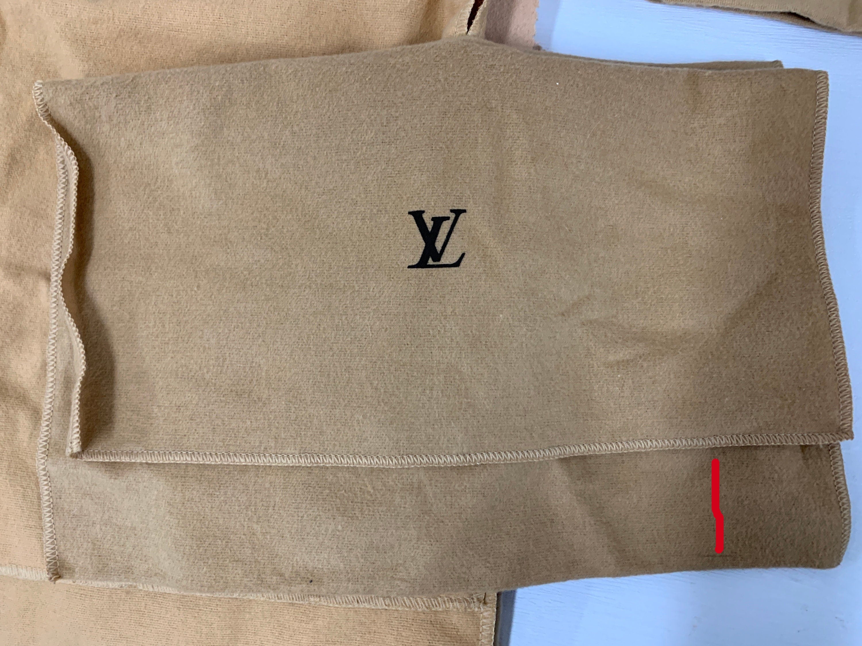 Lv wallet dust discount bag