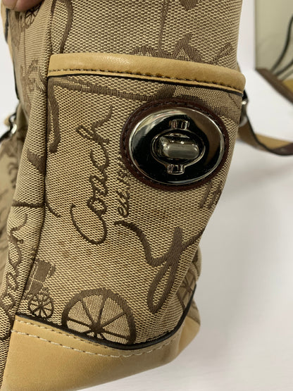 Coach Bag 30w x 22H (BbW 35 27 Apr 2022)