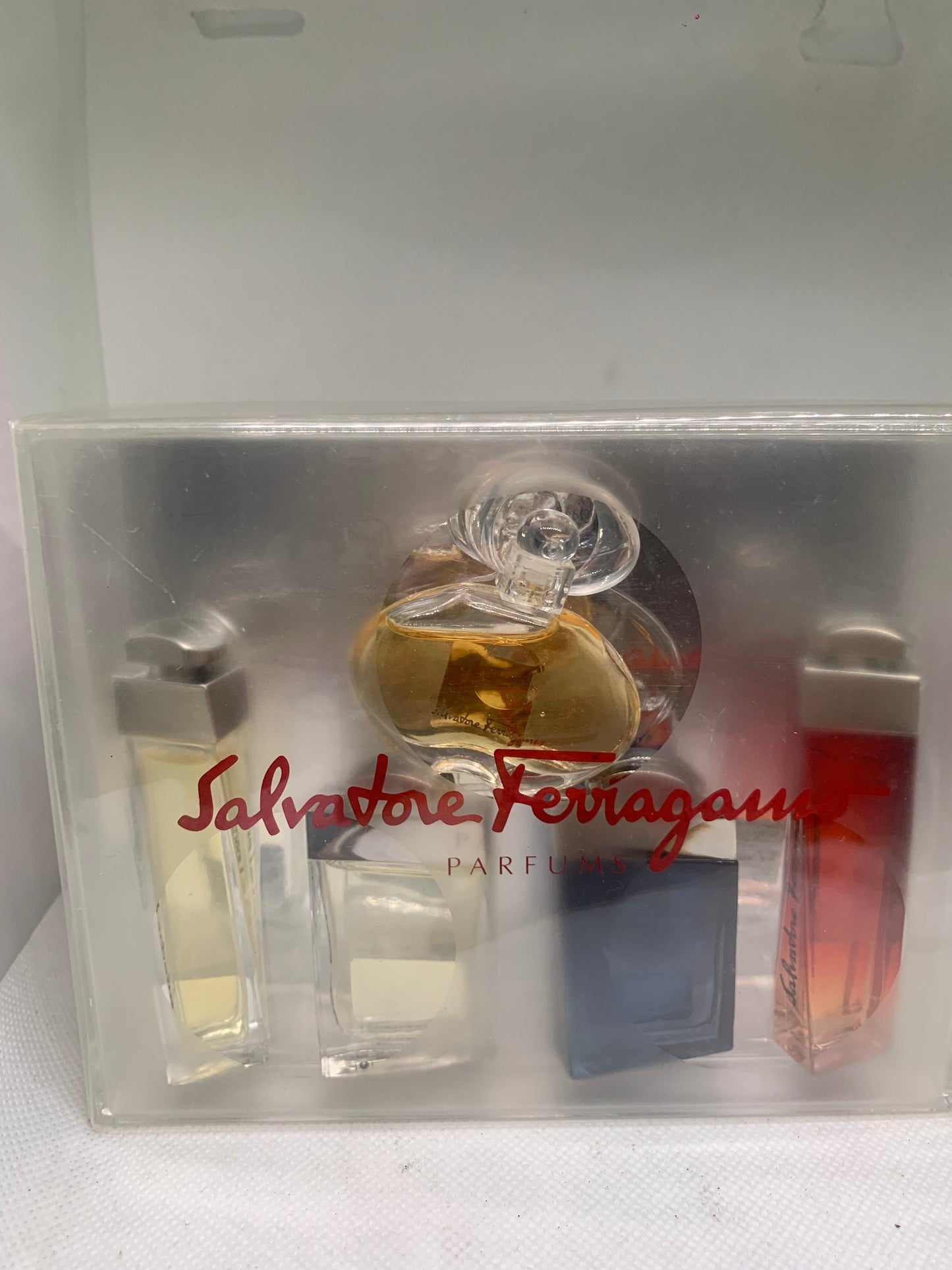 Salvatore Ferragamo Perfume (5 Gift Box)         Eau de Toilette ,EDP    5ml  0.17 FLOZ. (BB May 22)