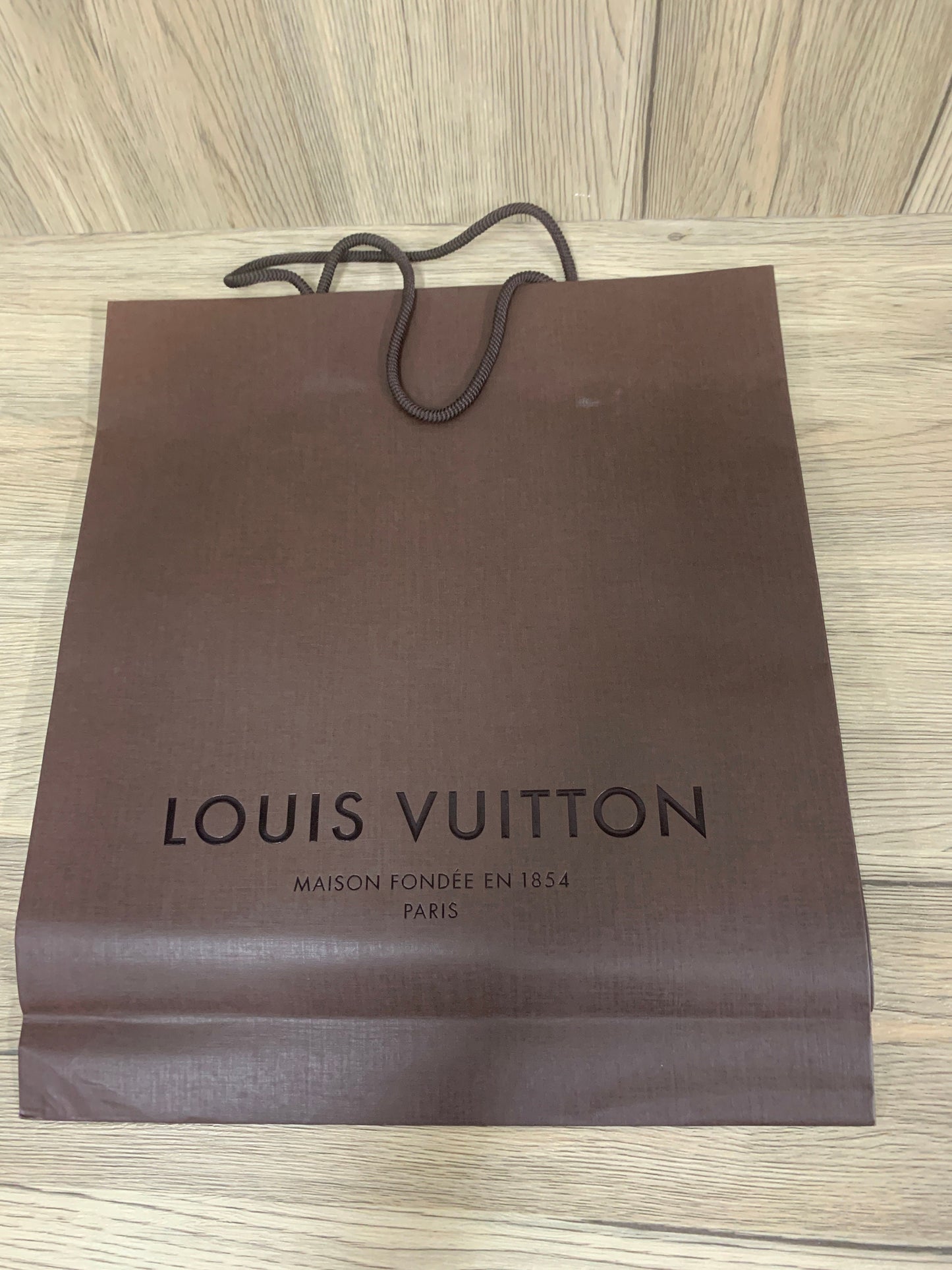 Authentic Louis Vuitton Vintage Paper Box Preowned Good Conditions Large Size handbag and large bag
