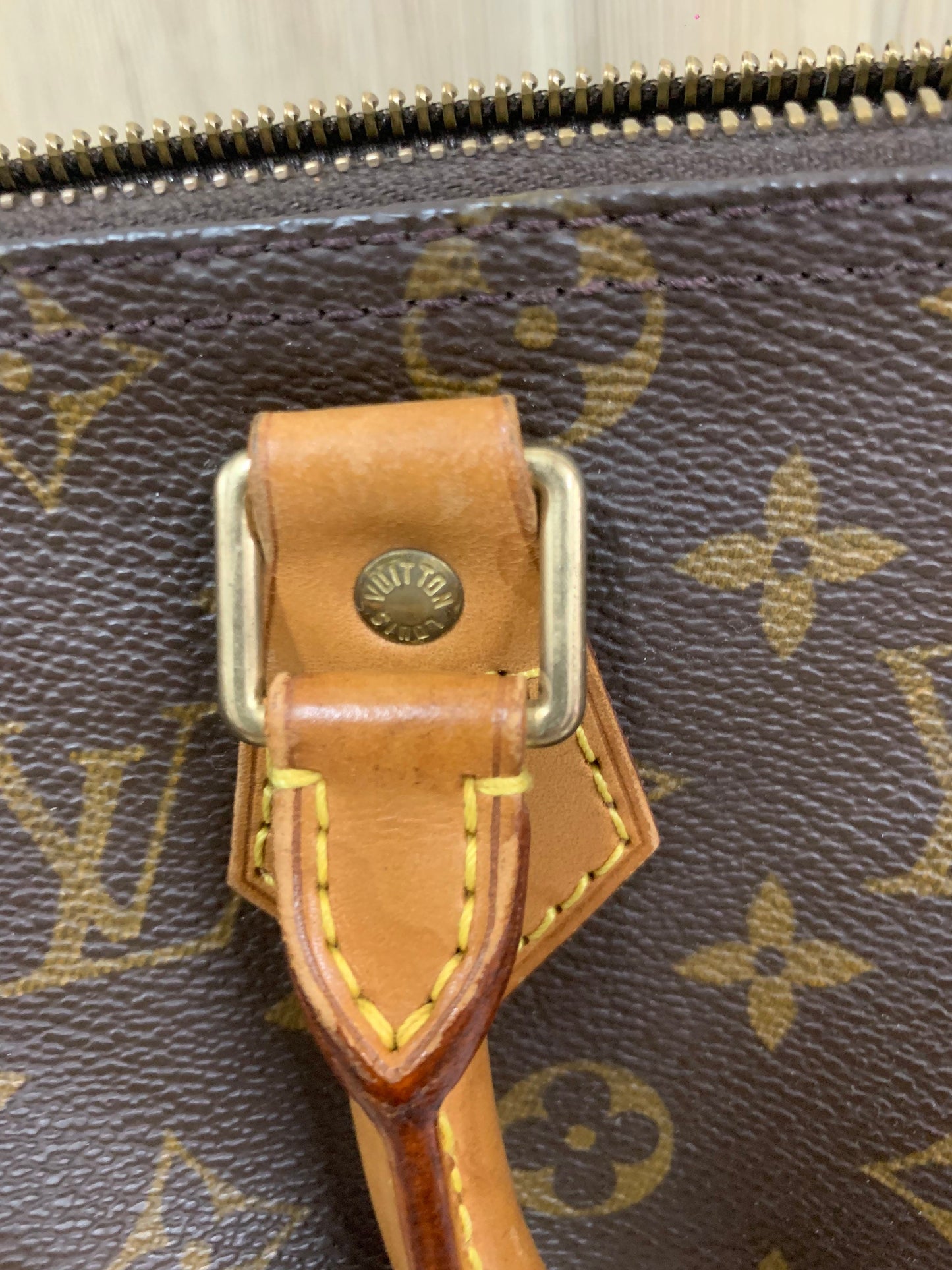 Louis Vuitton women’s fashion leather handbag speedy 25 bag LV  24w x 21H x24 x 16 cm (16 Jun 22 Bb Jun 22)