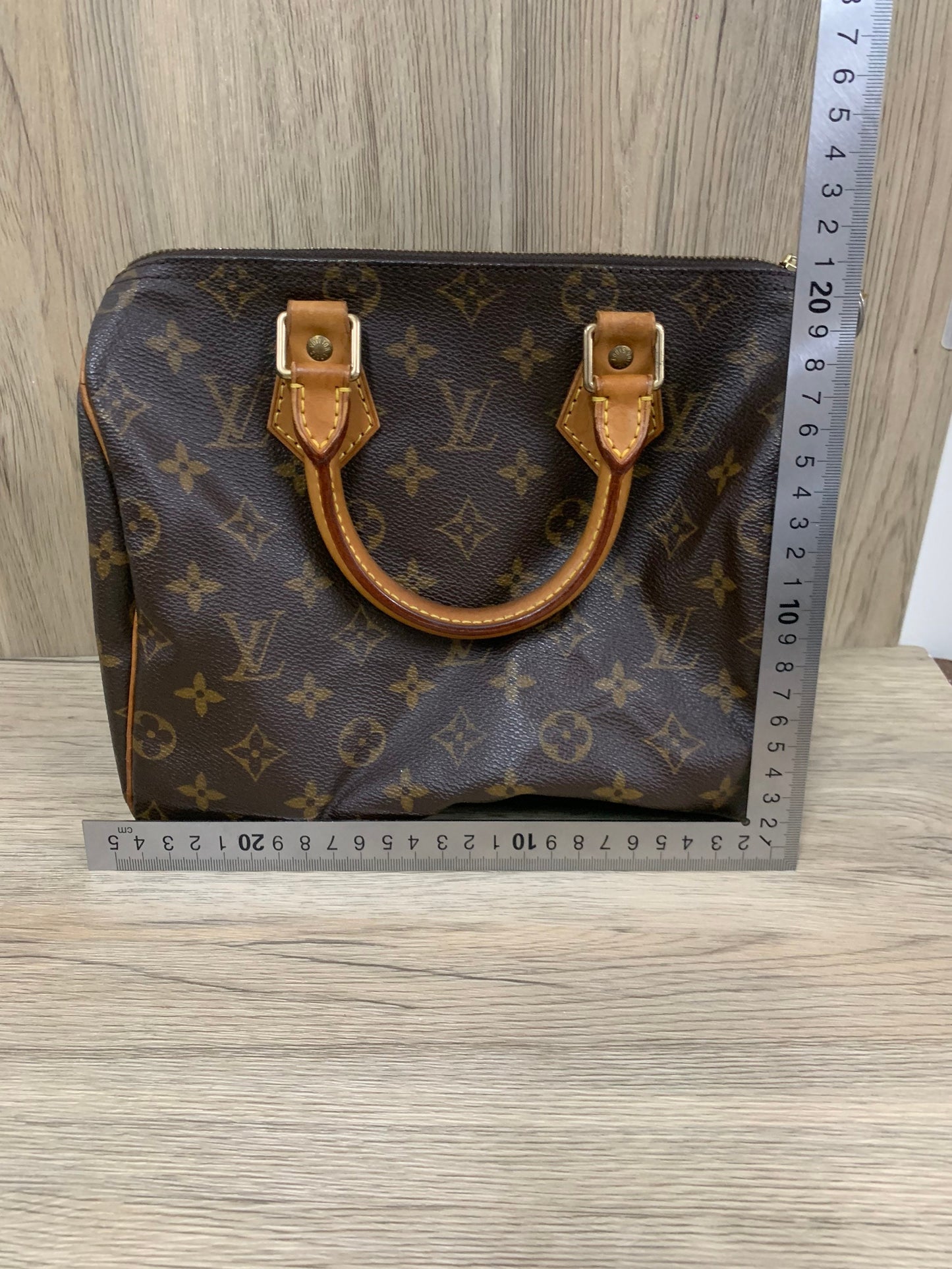 Louis Vuitton women’s fashion leather handbag speedy 25 bag LV  24w x 21H x24 x 16 cm (16 Jun 22 Bb Jun 22)
