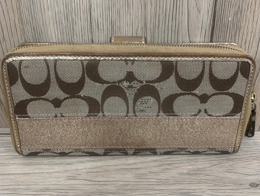 COACH Long Zip Wallet Clutch 19W x 10H (13 Jun 22 BBW 61 )