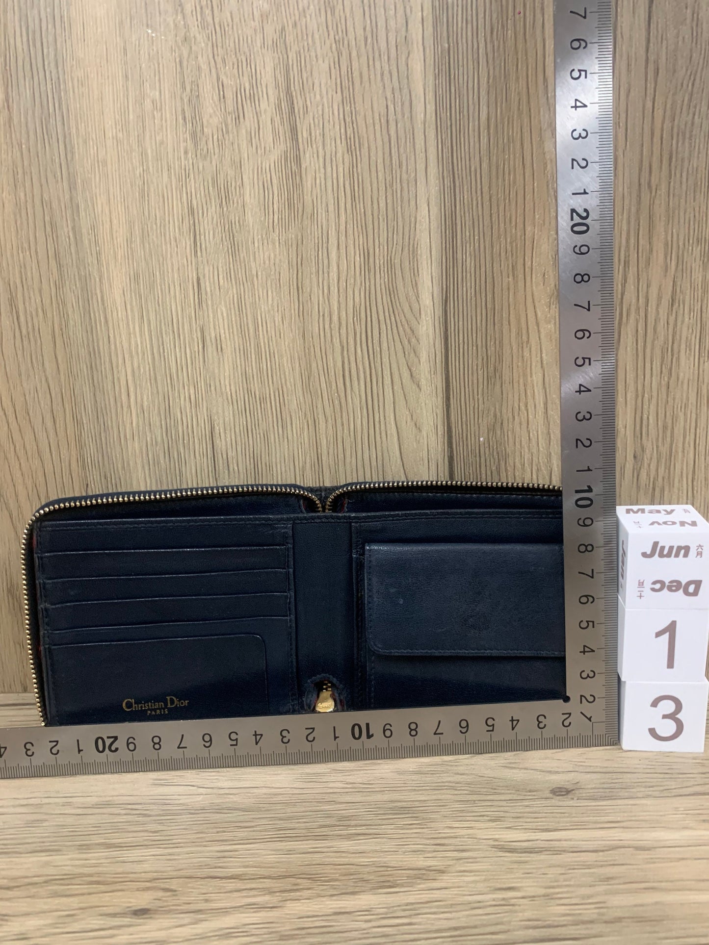 Christian Dior  11w x 10H x 22cm (13 Jun -Bbw65)